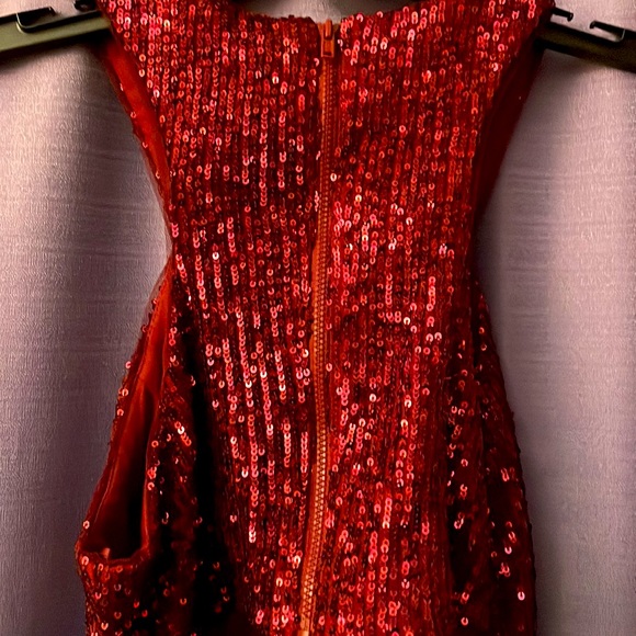 Formal Dress - Picture 4 of 8